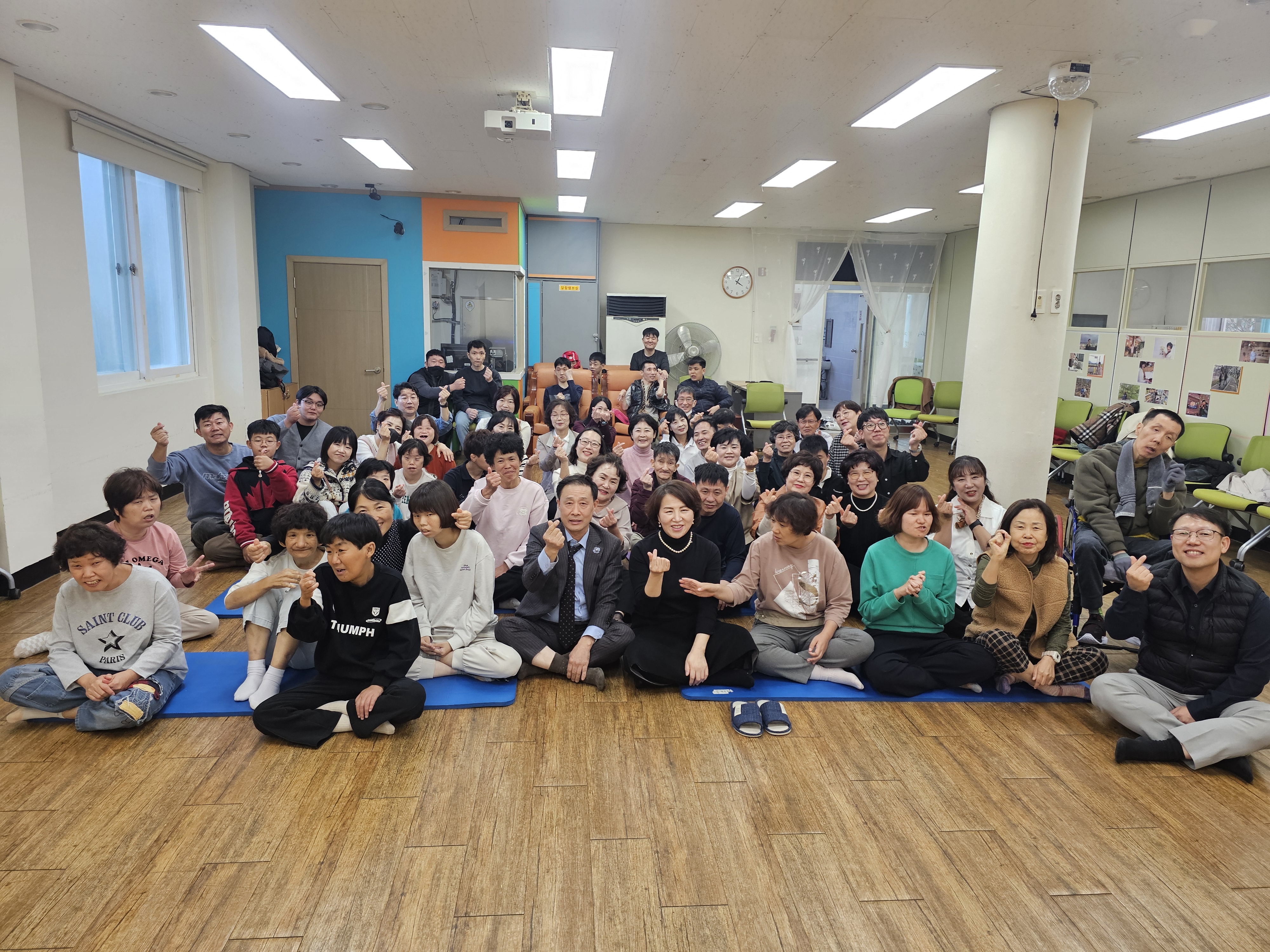 행사종료후 단체사진.jpg